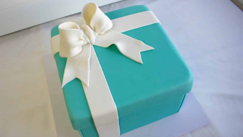 Tiffany Gift Box Cake Tutorial