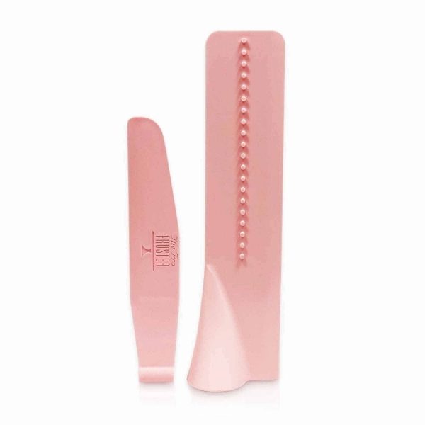 The Pro Froster Adjustable Cake Scraper Pink