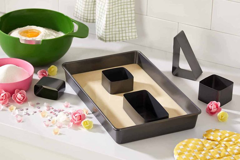 Wilton Countless Celebrations Cake Pan Set • TPC