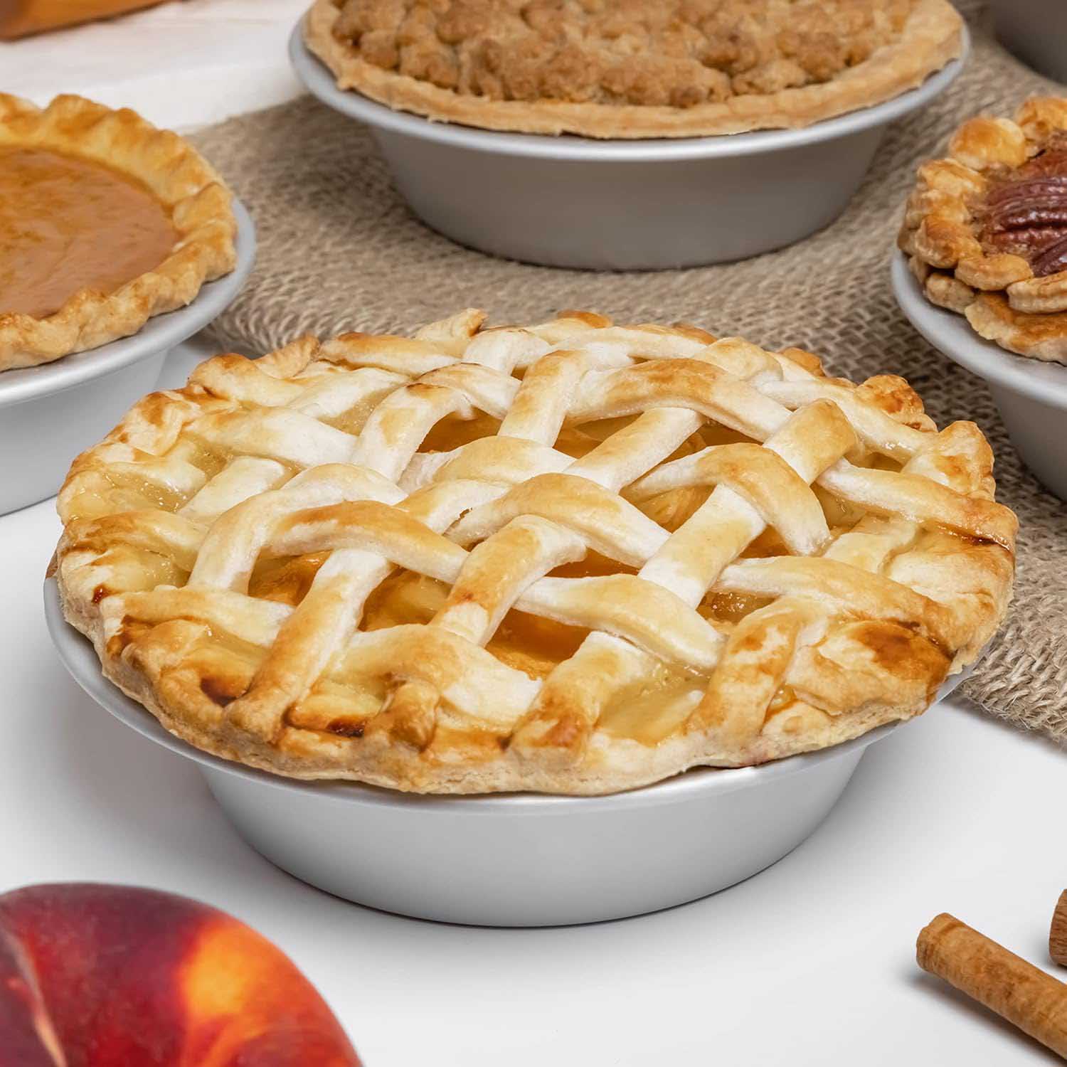 Fat Daddio's ProSeries Pie Pans 4 Fat Daddio's ProSeries Pie Pans 9 Inch
